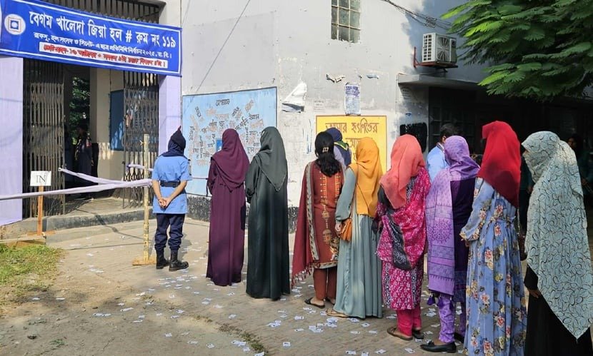 রাকসু নির্বাচনে ভোটগ্রহণ শুরু